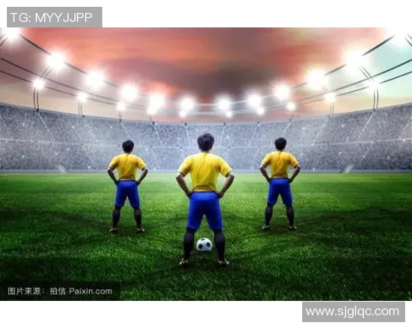 历史最强足球明星组合揭晓球场传奇的巅峰对决与荣耀时刻