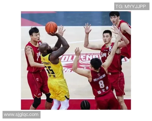 广州足球队强势领跑冠军赛积分榜70分稳居第一位